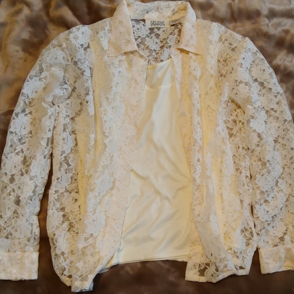 Classy top - Picture 2 of 4